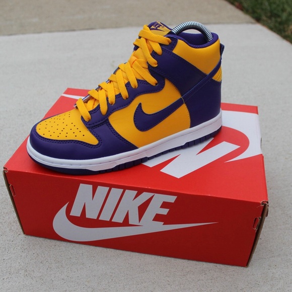 Brand New Nike Purple & Gold Lakers Dunk High Sneaker Sz 4.5Y (6W) - Picture 3 of 4